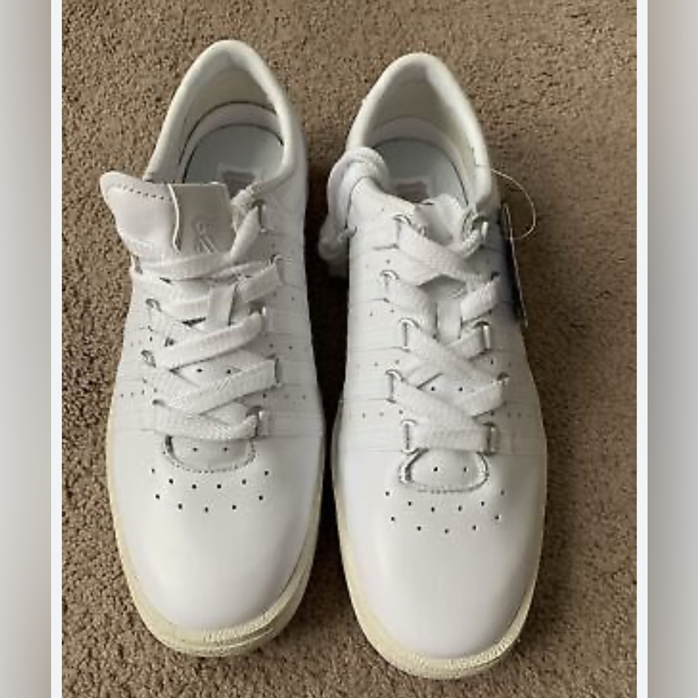 KSwiss Classic White low leather Sneakers. - Picture 3 of 8